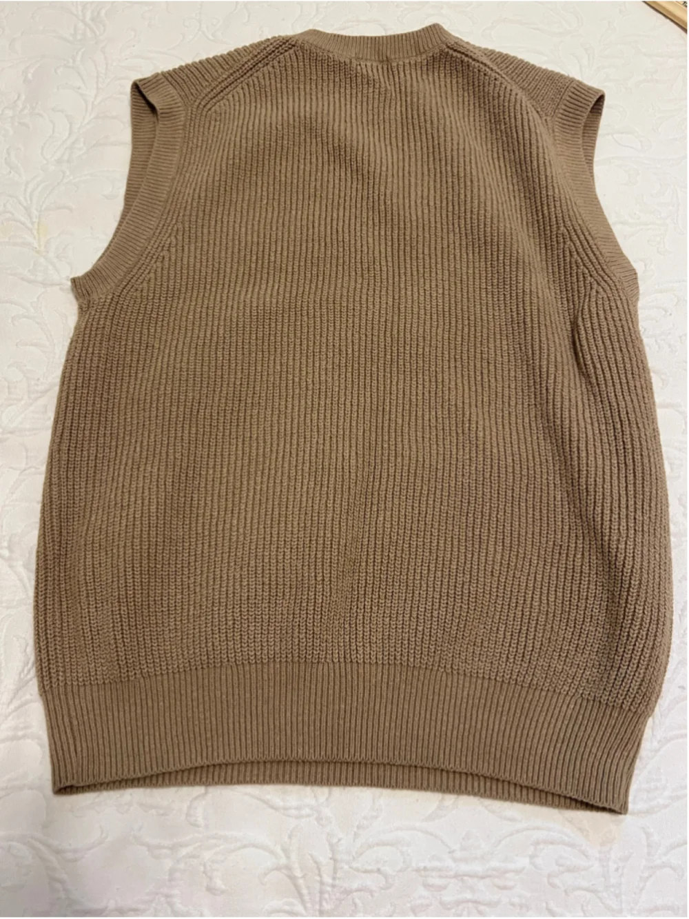 Men's Uniqlo Crew Neck Beige Knit Sweater Vest Size M